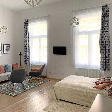 Charming Central Apartments Cluj Napoca Bagian luar foto
