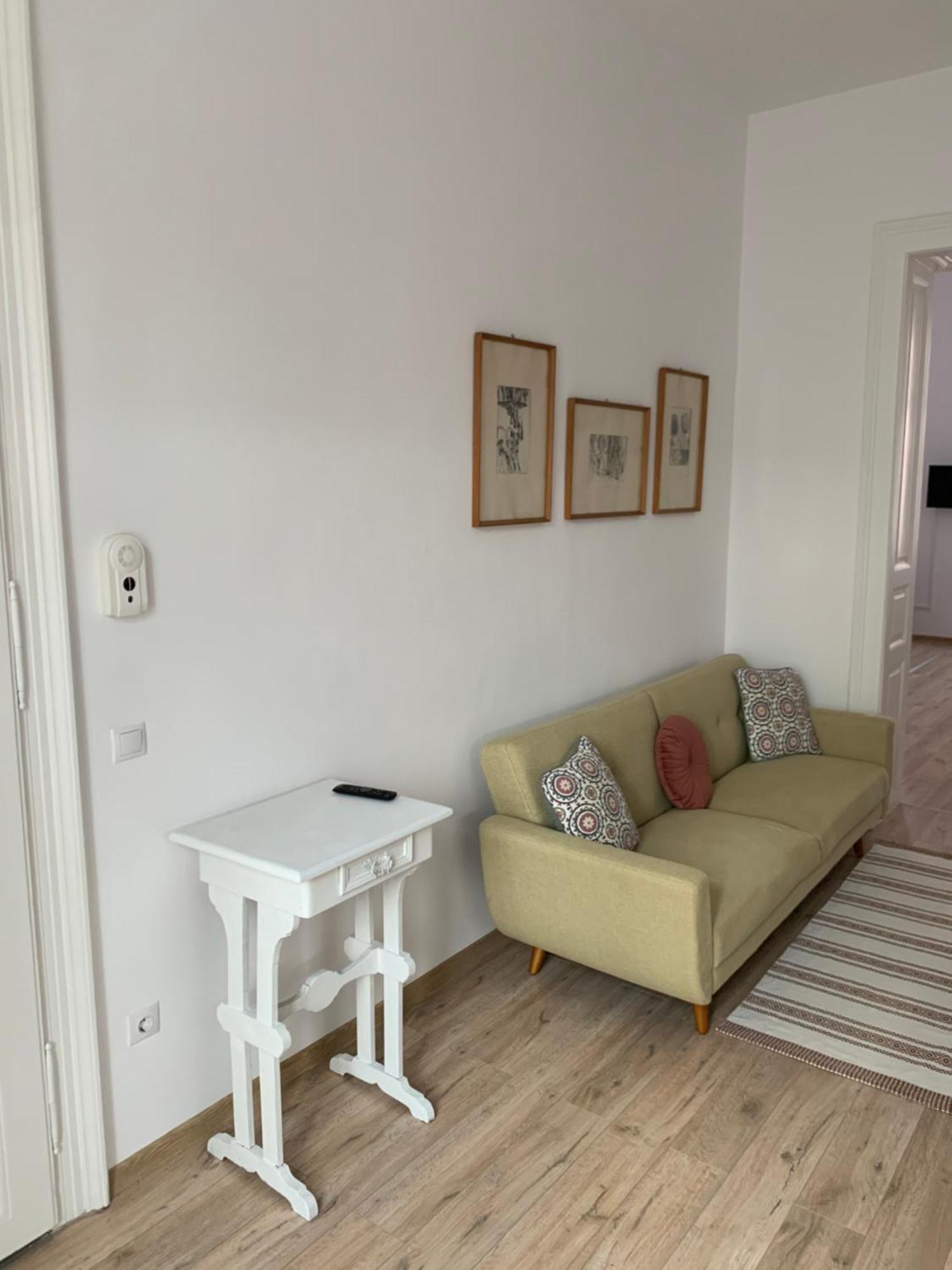 Charming Central Apartments Cluj Napoca Bagian luar foto